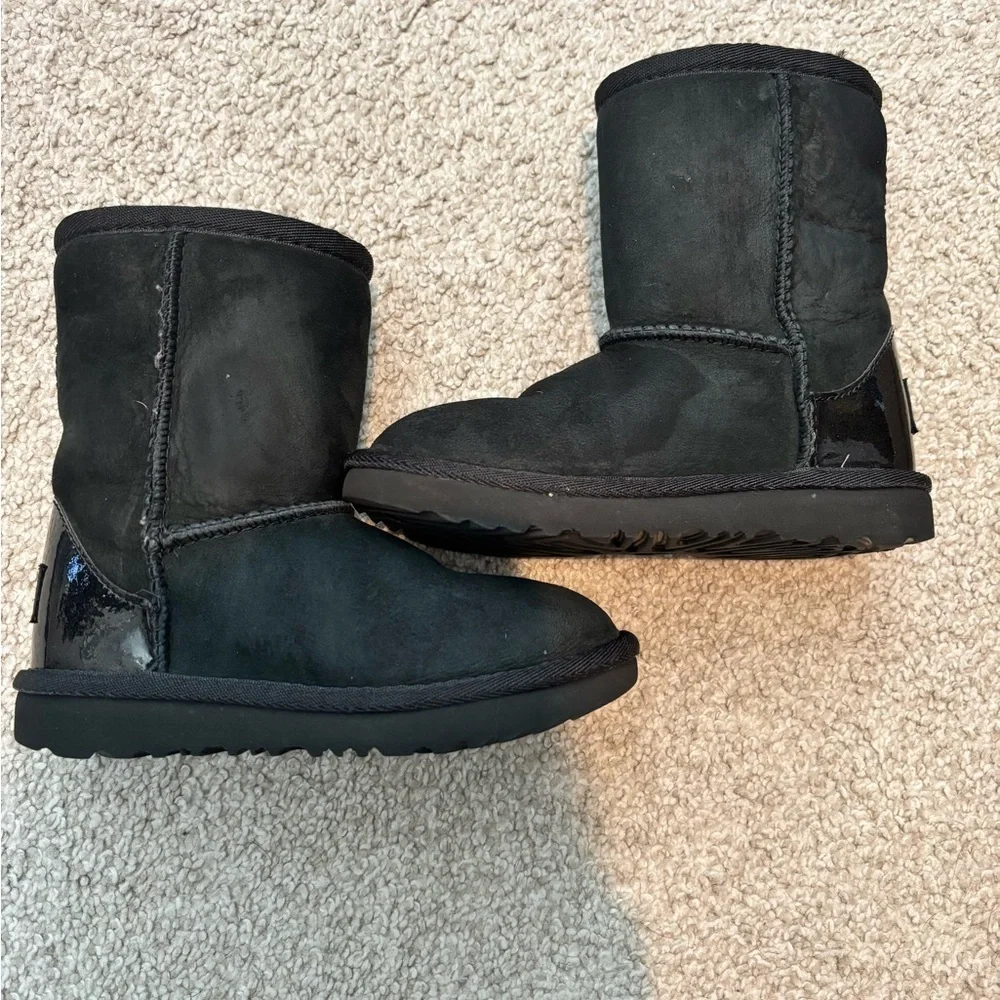 UGG warm stylish